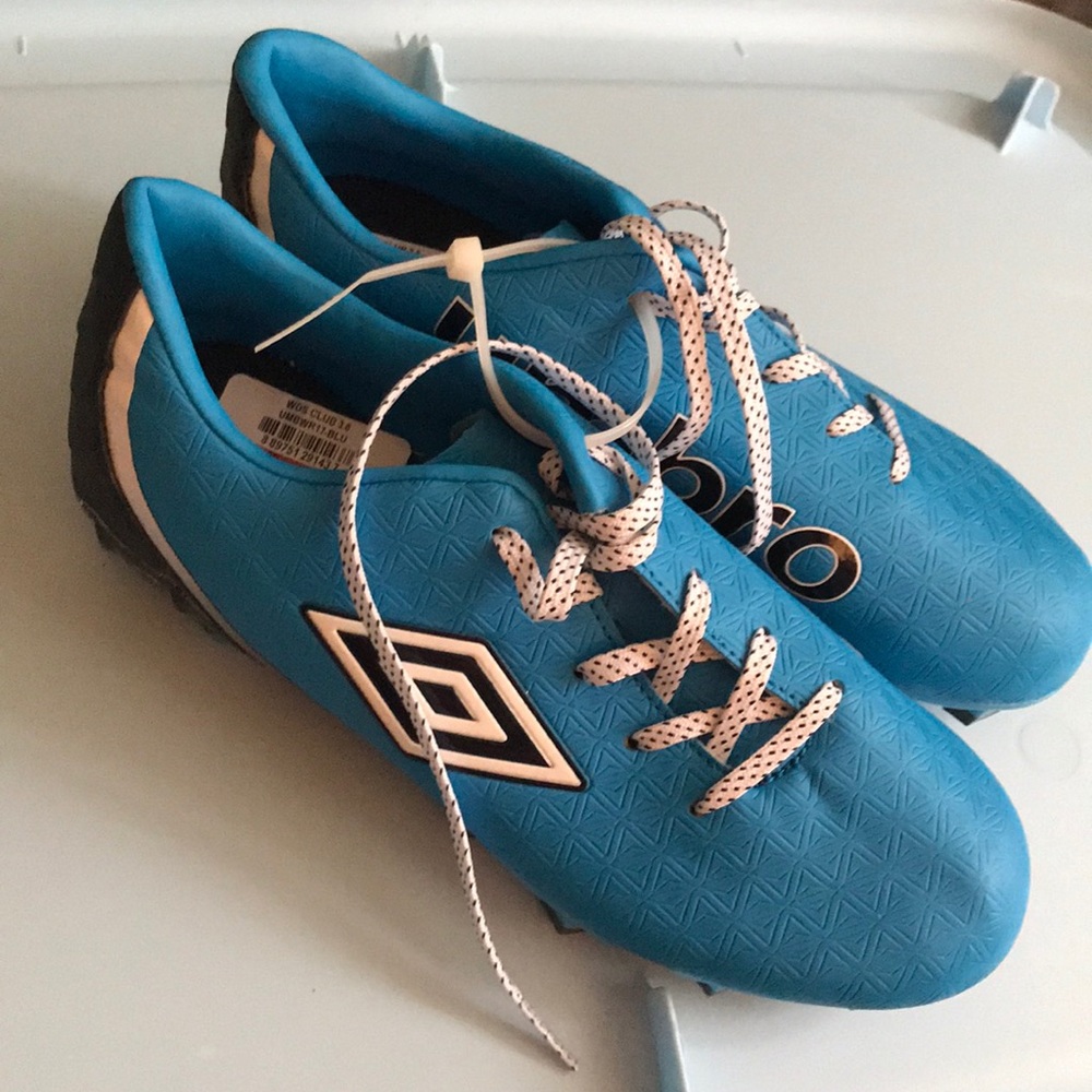 BNWT Umbro Women’s soccer cleats size 7